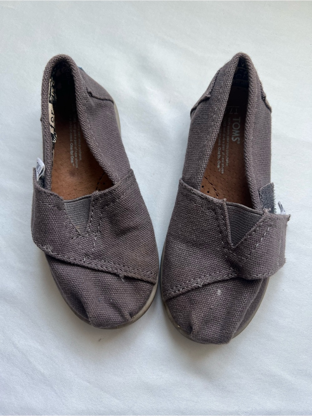 Toms Kids Slip-On Sneakers in Dark Brown Canvas